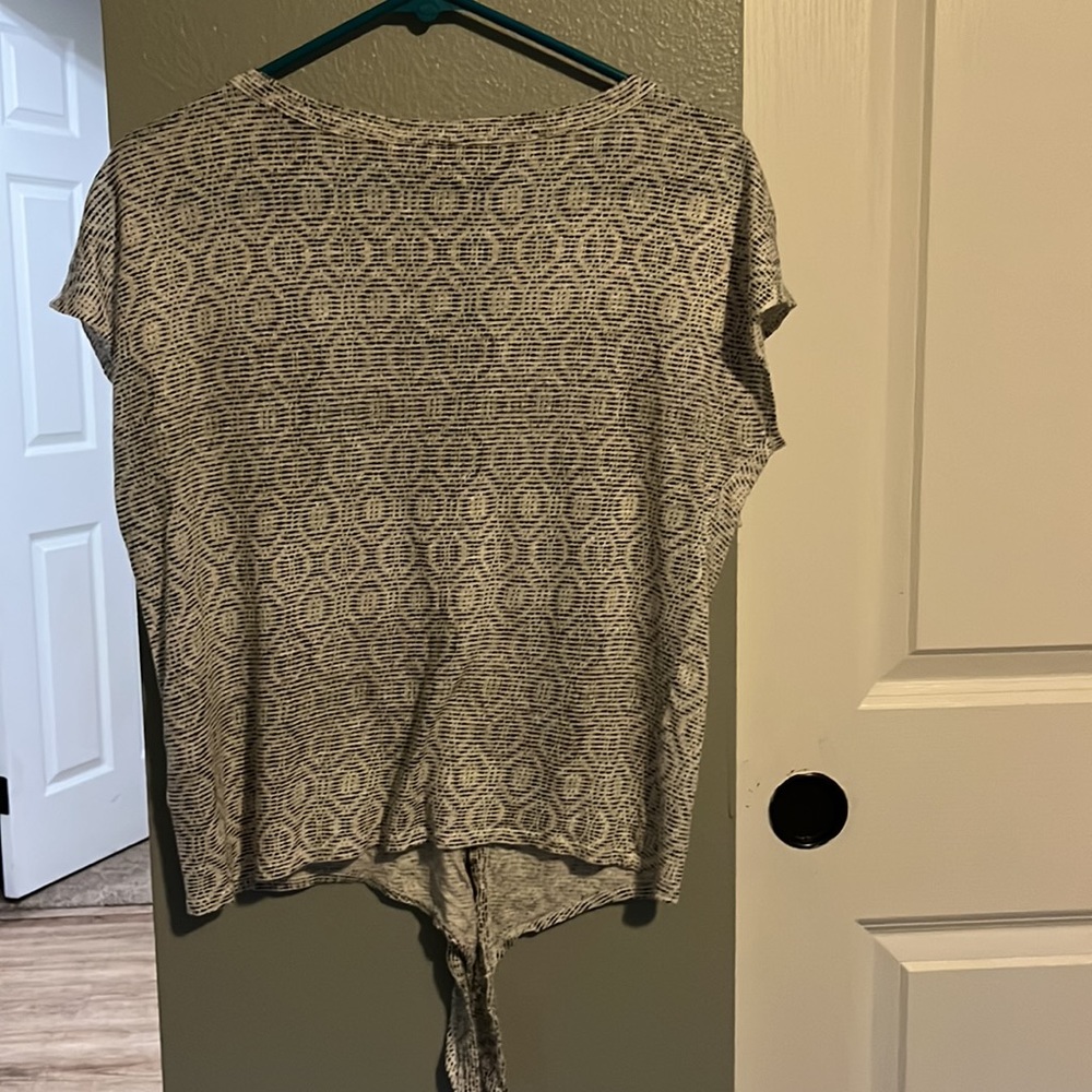 gray pattern button up - Picture 5 of 5
